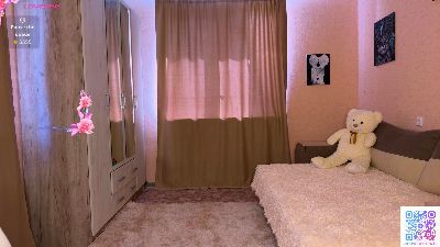 LorraineQueal live cam on Cam4