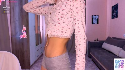 LorraineQueal live cam on Cam4