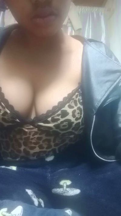 Lorras live cam on Cam4