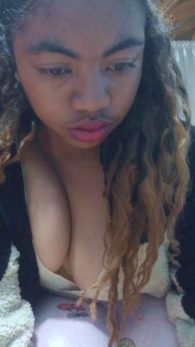 Lorras live cam on Cam4