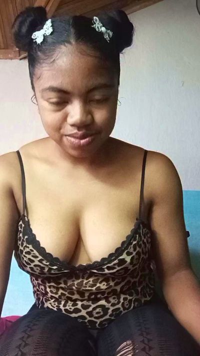 Lorras live cam on Cam4