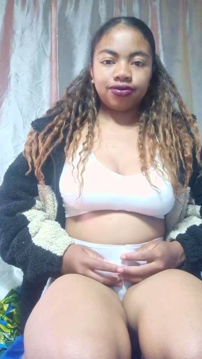 Lorras live cam on Cam4