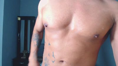 Lothbrok_strong live cam on Cam4