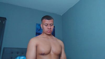 Lothbrok_strong live cam on Cam4