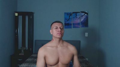 Lothbrok_strong live cam on Cam4
