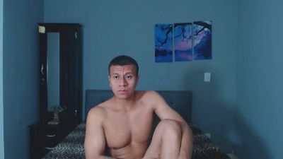 Lothbrok_strong live cam on Cam4
