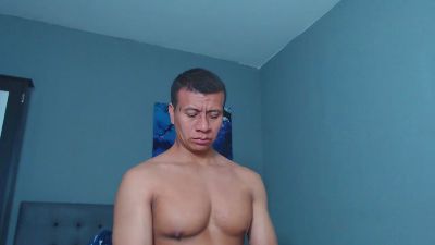 Lothbrok_strong live cam on Cam4