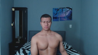 Lothbrok_strong live cam on Cam4