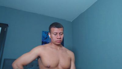 Lothbrok_strong live cam on Cam4