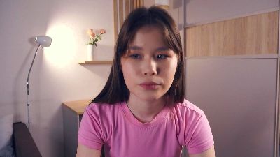 LouanneBalint live cam on Cam4