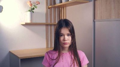 LouanneBalint live cam on Cam4