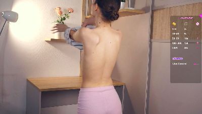 LouanneBalint live cam on Cam4