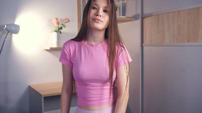 LouanneBalint live cam on Cam4