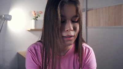 LouanneBalint live cam on Cam4