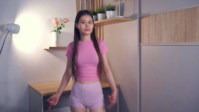 LouanneBalint live cam on Cam4