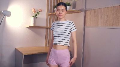 LouanneBalint live cam on Cam4
