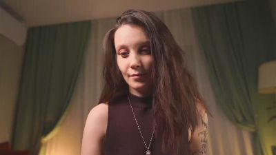 LouanneHija live cam on Cam4