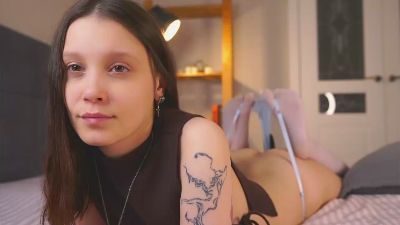 LouanneHija live cam on Cam4