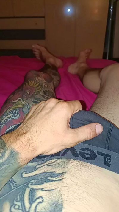 Louis19835 live cam on Cam4