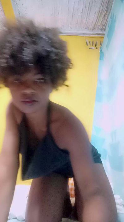 Louisia live cam on Cam4