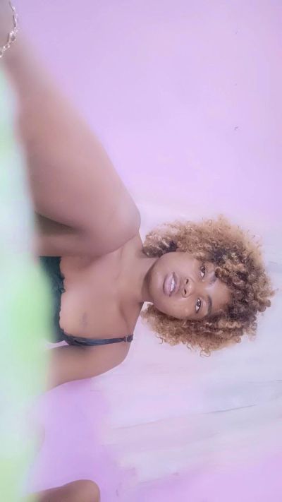Louisia live cam on Cam4