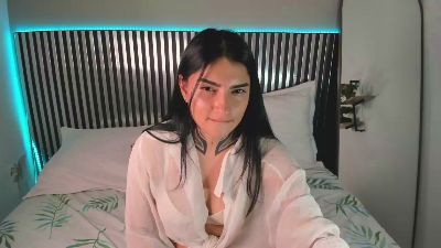 Louissa_Bennet live cam on Cam4