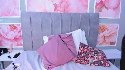 Louissa_Bennet live cam on Cam4