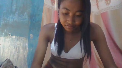 Loulouhottie live cam on Cam4