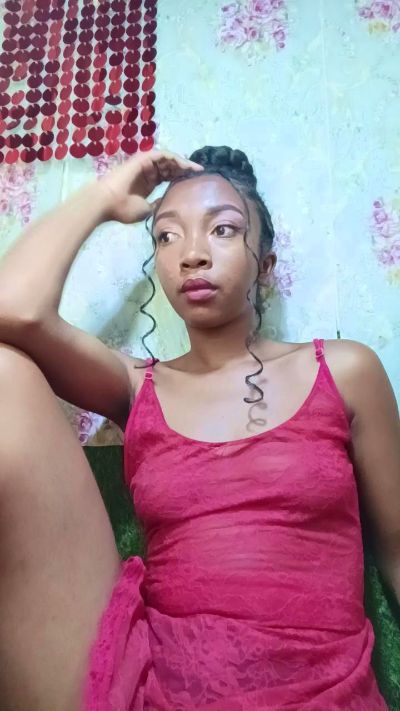 Lounah22 live cam on Cam4