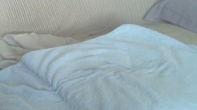 LoupsBlancs live cam on Cam4