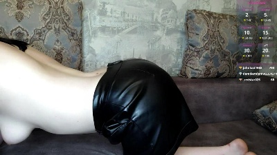 LouraTheberge live cam on Cam4