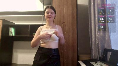 LouraTheberge live cam on Cam4