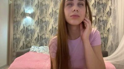 LouveniaWitzke live cam on Cam4