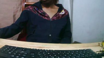 Lovainathiery live cam on Cam4