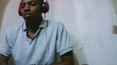 Lovainathiery live cam on Cam4
