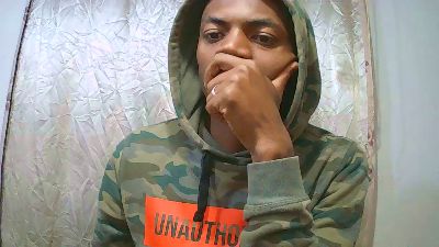 Lovainathiery live cam on Cam4