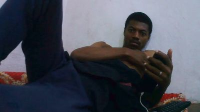 Lovainathiery live cam on Cam4