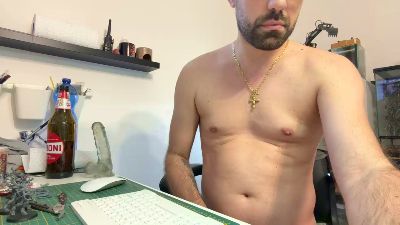 LoveBigTis live cam on Cam4