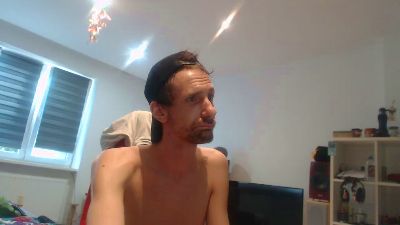 LoveElusiveGirl live cam on Cam4