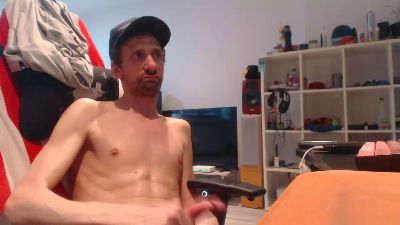 LoveElusiveGirl live cam on Cam4
