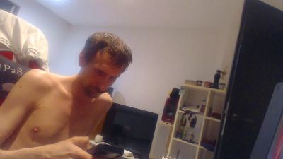 LoveElusiveGirl live cam on Cam4