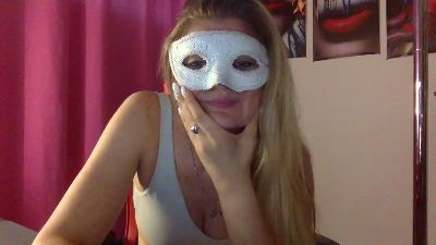 LoveLola26 live cam on Cam4