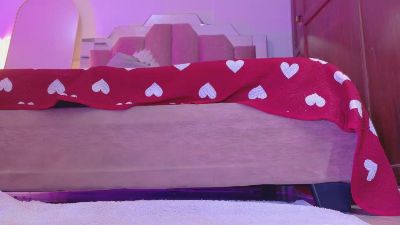 LoveQueen2 live cam on Cam4