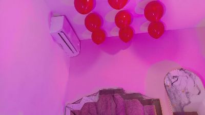 LoveQueen2 live cam on Cam4