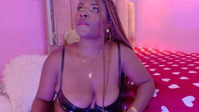 LoveQueen2 live cam on Cam4