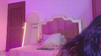 LoveQueen2 live cam on Cam4