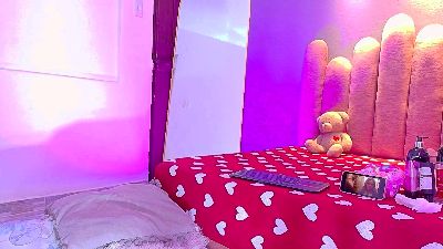 LoveQueen2 live cam on Cam4