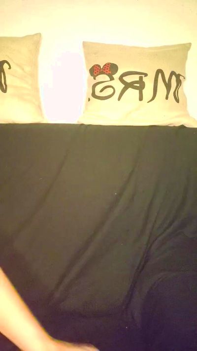 Lovecha_ live cam on Cam4