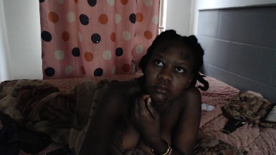 LovedKatie live cam on Cam4