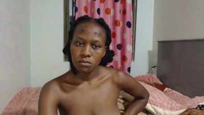 LovedKatie live cam on Cam4